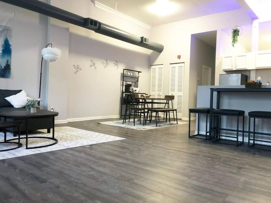 Appartamento Downtown Cleveland -Modern First Floor Unit Esterno foto