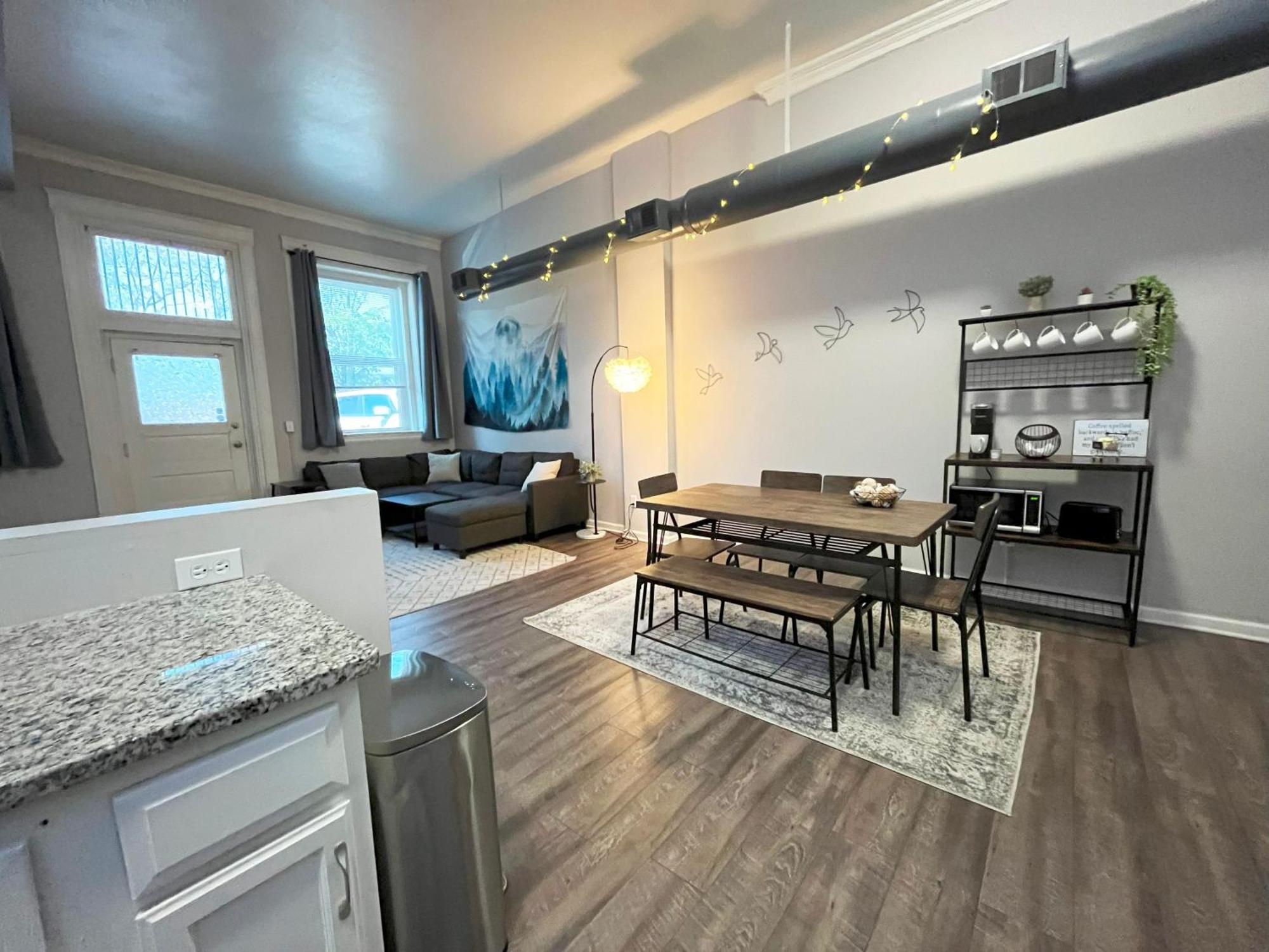 Appartamento Downtown Cleveland -Modern First Floor Unit Esterno foto