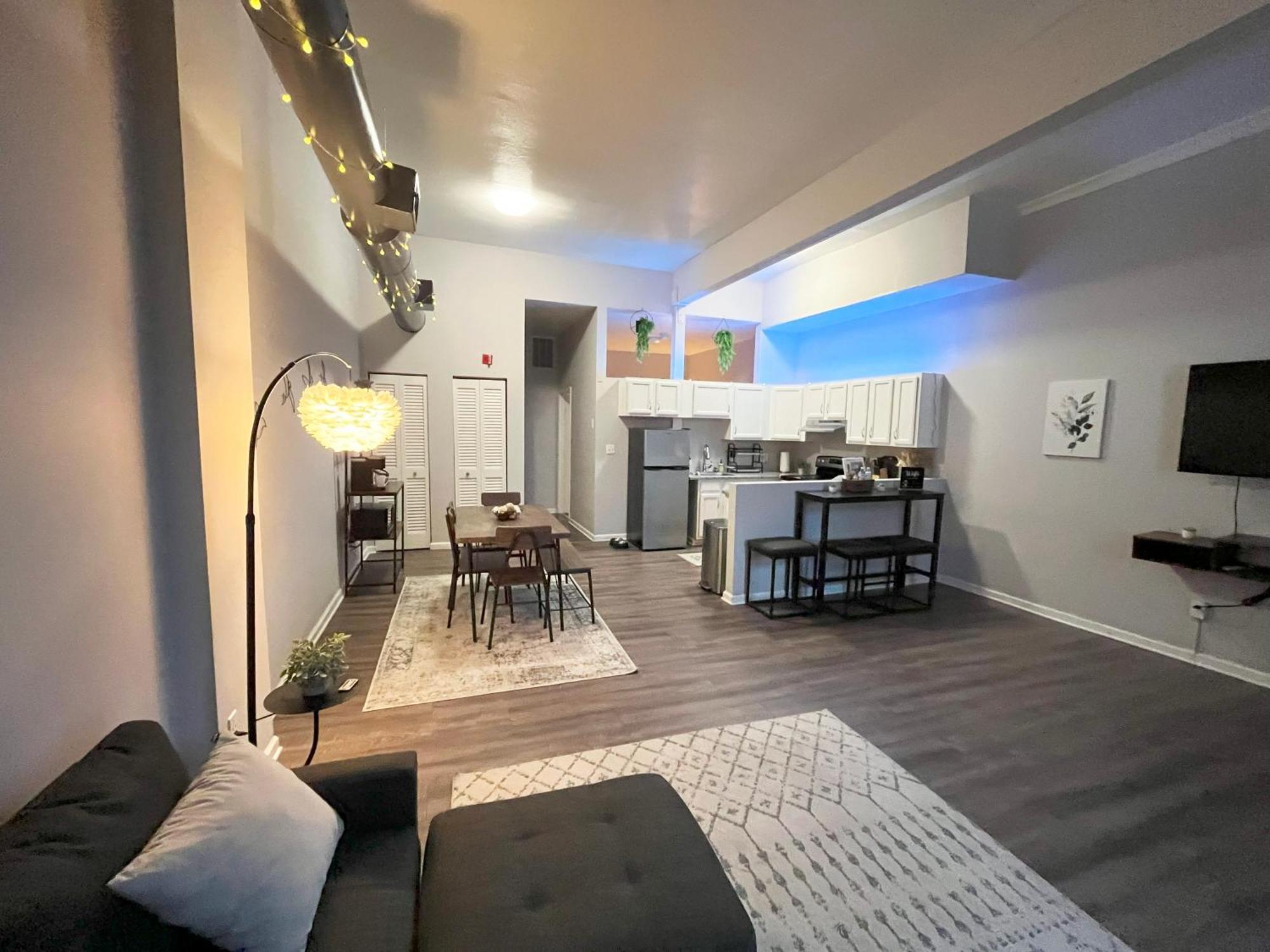 Appartamento Downtown Cleveland -Modern First Floor Unit Esterno foto